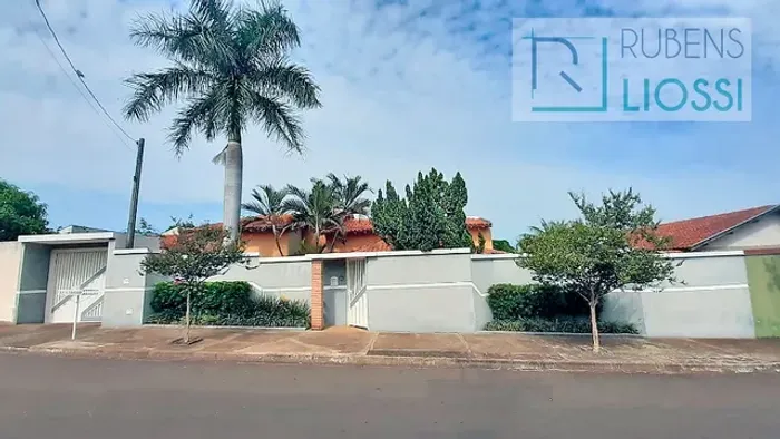 CEDRAL (SP) Casa maravilhosa construída em 02 terrenos