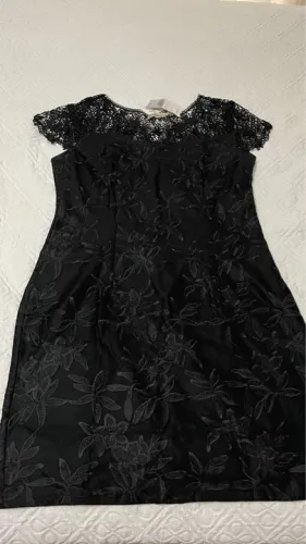 Vestido Preto de renda Plus .