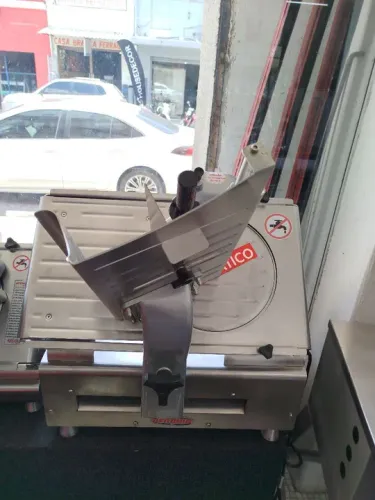 Cortador de frios automático inox 300mm Bm18 Bermar