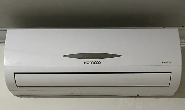Ar Condicionado Split Hi Wall Komeco Ambient 9000 BTUs