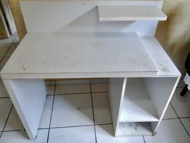 Escrivaninha MDF com compartimentos