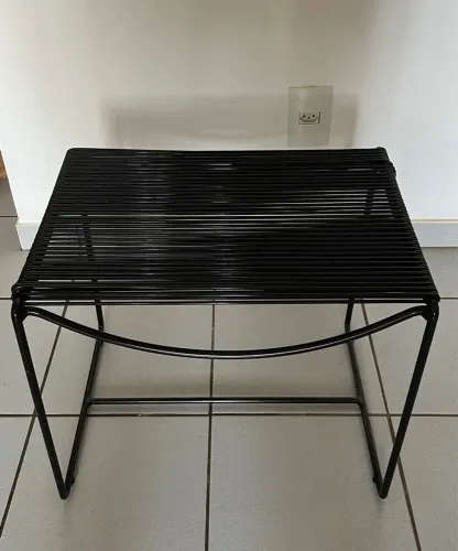 Pufe industrial preto