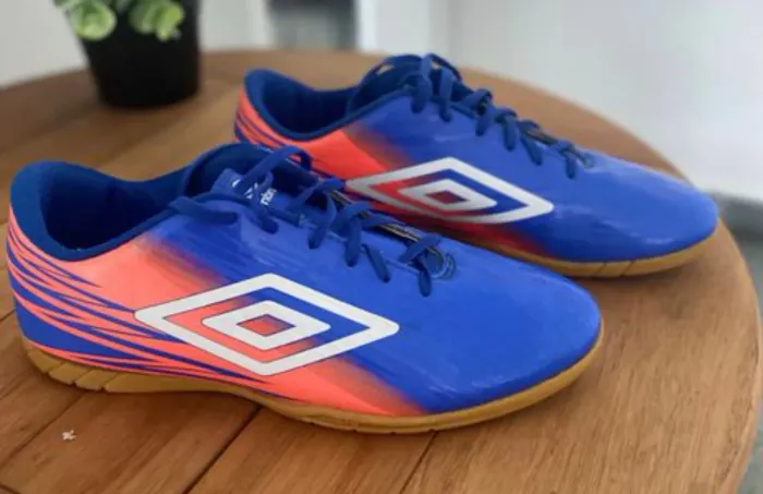 Chuteira Umbro futsal