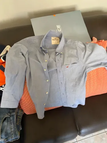 Camisa Hollister Azul Claro - Tamanho L