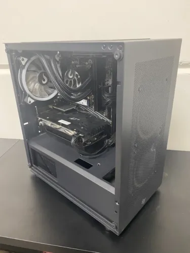Gabinete Gamer Preto para 5 Ventoinhas Mid Tower Lateral Vidro Temperado e Frente Telada