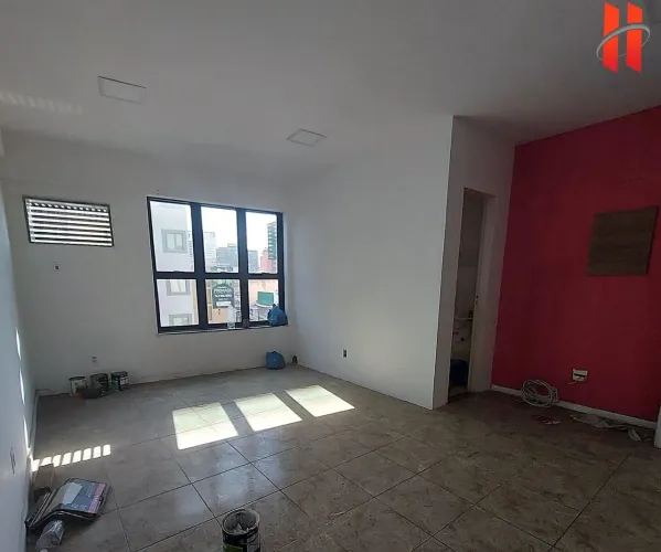 SALA COMERCIAL para alugar com 27m² de esquina com a Av. Brigadeiro Lima e Silva no Jardim