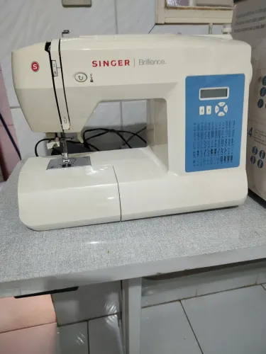 Máquina de Costura Singer eletrônica Brilliance 6160