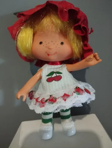 Boneca Moranguinho Cerejinha