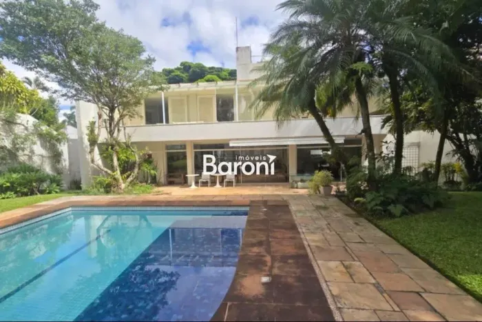 Casa à venda no Alto da Boa Vista. Baroni Imóveis, imobiliária em Moema, especializada em