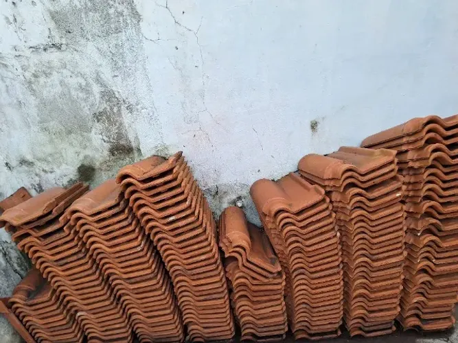 Telhas Portuguesa vermelha Bom Estado Conservadçào