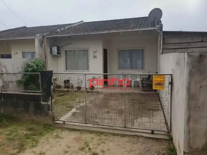 Casa com 2 dormitórios à venda, 58 m² por R$ 166.976,35 - Colégio Agrícola - Araquari/SC
