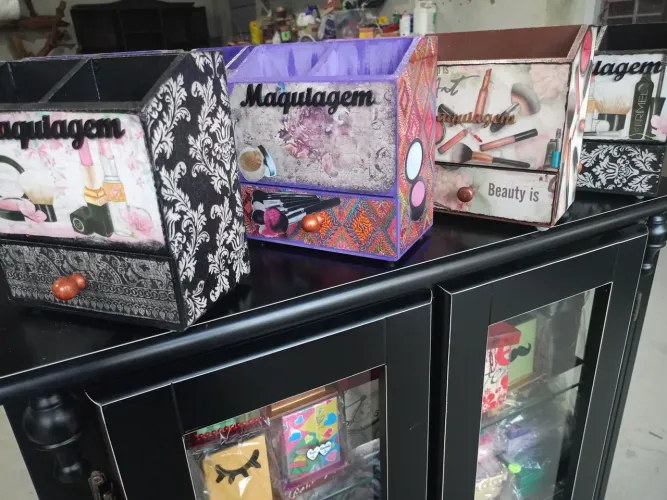 Vendo lote de caixa mdf porta maquiagem e pincel decoradas 