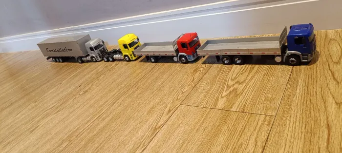 Coleção miniatura Volkswagen constelation 1/43