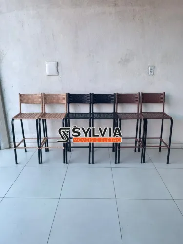 Banquetas em fibras com ferro