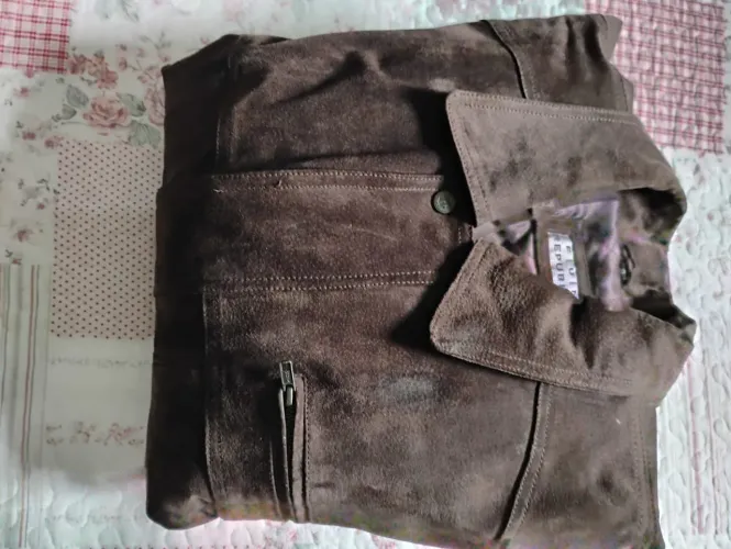 Jaqueta de Couro Marrom Elegante