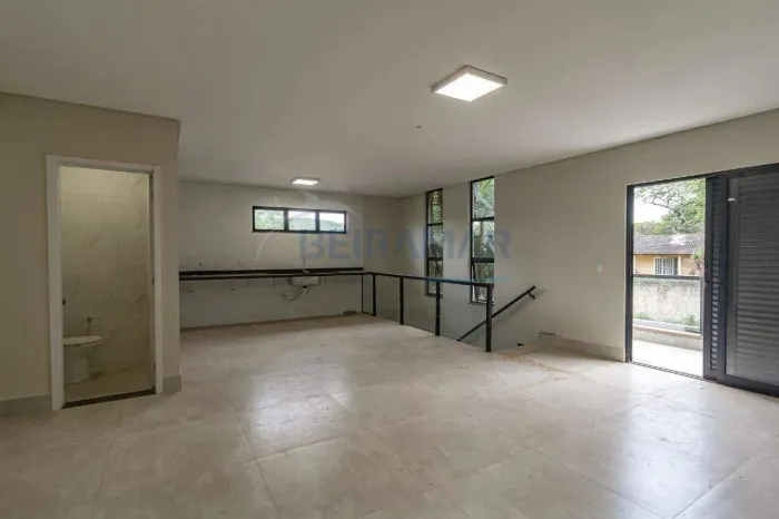 Casa com 4 Quartos, 1 Suíte, 4 Vagas de Garagem e 250m² à Venda no Condomínio Avalon Jard