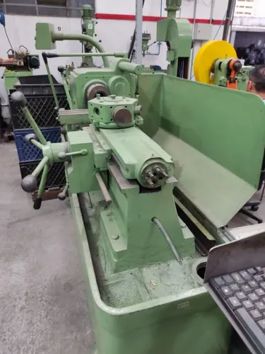 Torno Revólver Xervitt 63 mm de passagem