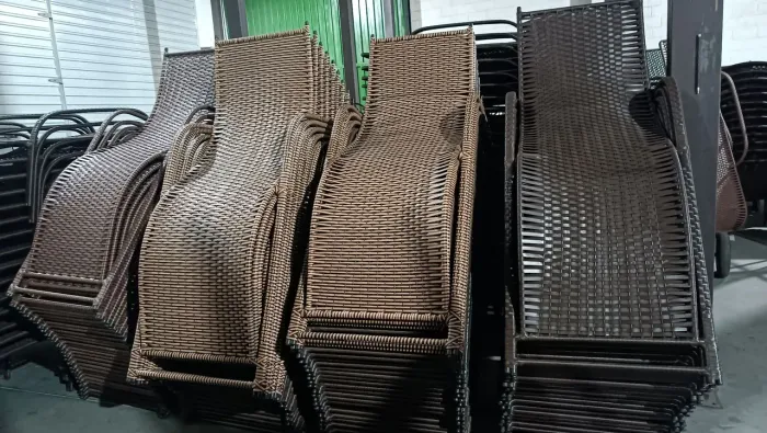 Espreguiçadeira fibra sintética fixa para sua cobertura , jardim e piscina