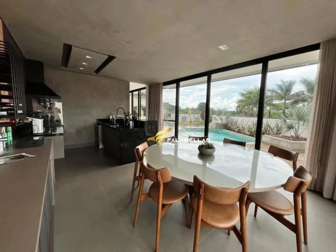 Casa com 3 dormitórios à venda, 290 m² por R$ 4.362.000,00 - Jardim Samambaia - Jundiaí/SP