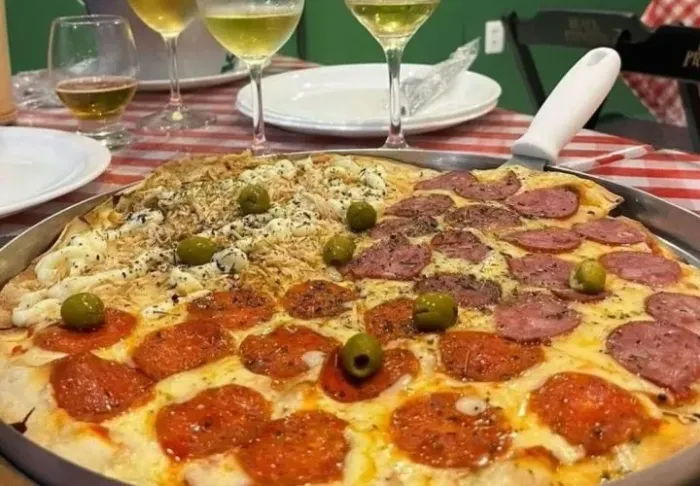 Pizzaria completa, pronta para o sucesso! Passo por 85.000,00