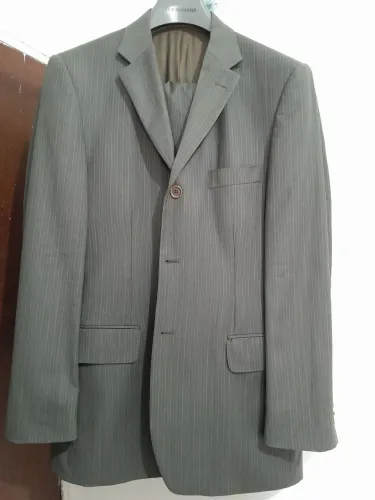 Terno da Vila Romana excelente estado.