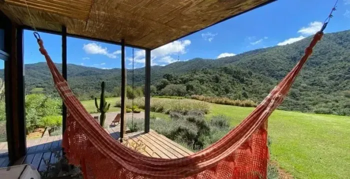 Refúgio sustentável de alto padrão na Mantiqueira | Vista panorâmica e total privacidade