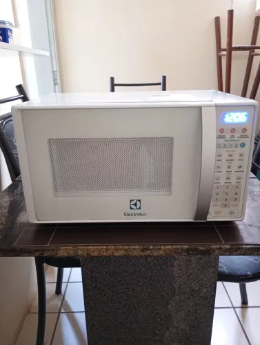 Formo Microonda Eletrolux 20lts. (Não tá esquentando)