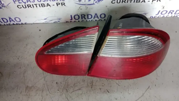 Lanterna traseira original Daewoo Lanos lado direito ano 2002
