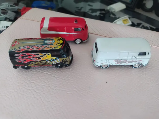 Johnny Ligtining Kombi