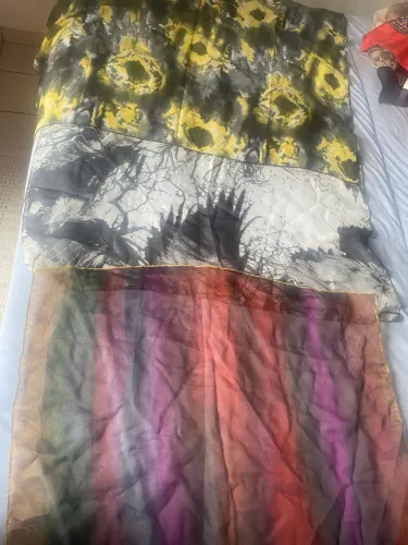 Kit de três finos lenços de pescoço