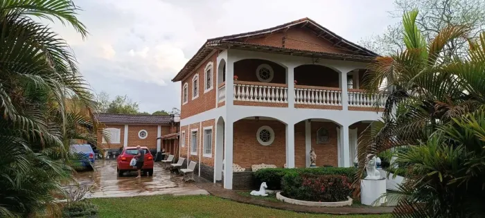 Chácara com 5 dormitórios à venda, 20000 m² por R$ 1.800.000,00 - Área Rural - Pouso Alegr