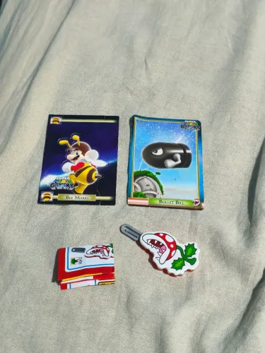 Super Mario Galaxy Stand Enterplay + Kinder Joy