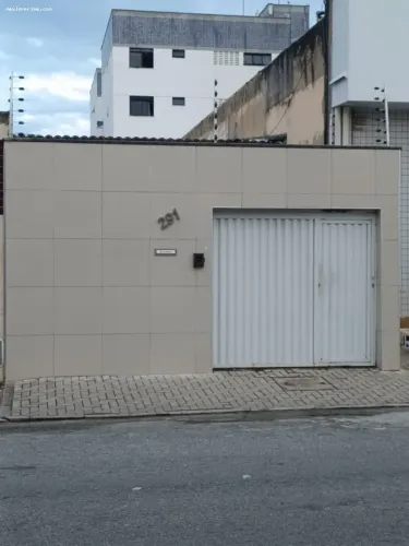 Casa para Venda em Fortaleza, Farias Brito, 2 dormitórios, 1 suíte, 1 banheiro, 2 vagas