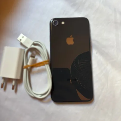 Celular iPhone 8 64GB