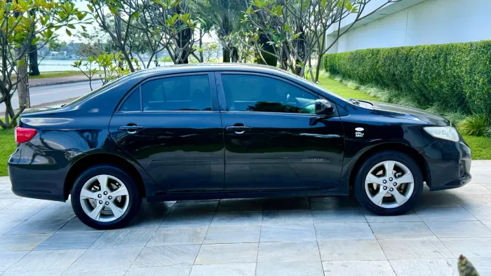 Toyota Corolla GLI 1.8 Flex 16V Aut. 2013