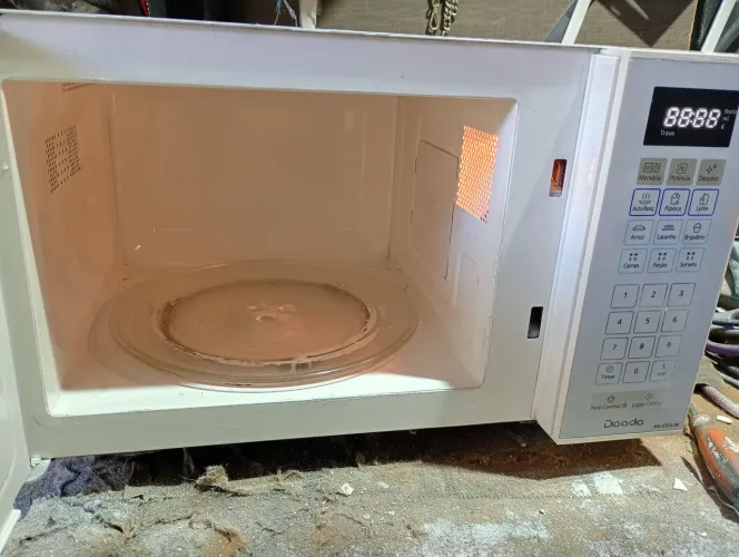 Microondas lindo 20 litros Panasonic