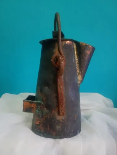 Antigo bule decorativo em cobre e ferro - Séc XIX 