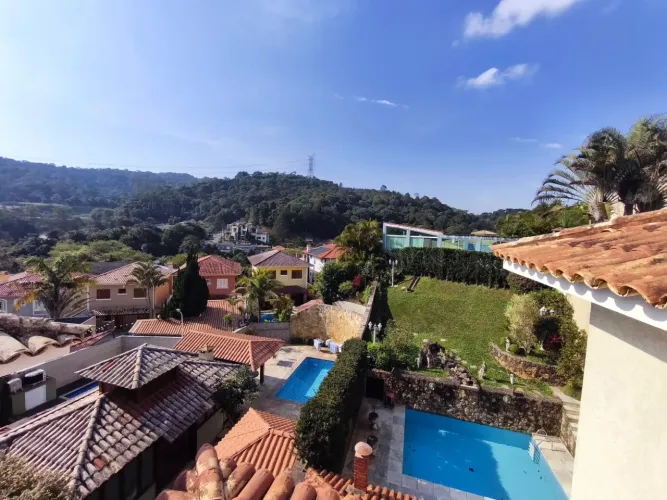 3 suites em condominio fechado no Horto florestal com piscina privativa e salão