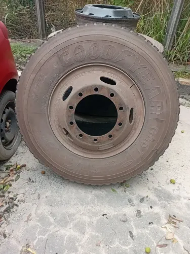 RODAS com PNEUS 1100/ 22.5