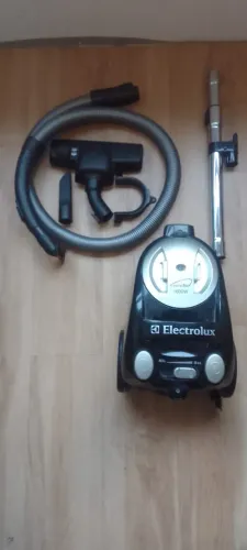 Aspirador de Pó Electrolux Easy Box 1600W - Usado (R$ 50)