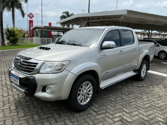 Toyota Hilux CD SRV D4-d 4X4 3.0 TDI Diesel AUT 2012