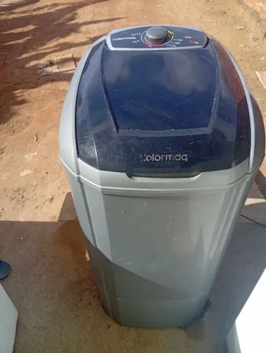 Venda de um tanquinho Colormaq 10 muito novo e funciona bem