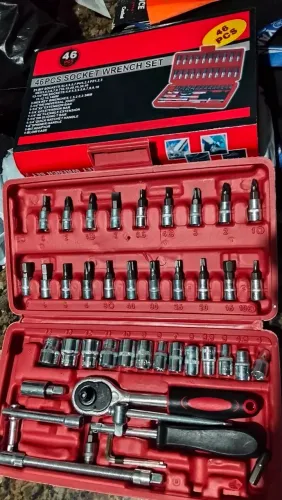 Maleta Kit jogo de ferramentas com 46 peças completo soquetes chave catraca reversível