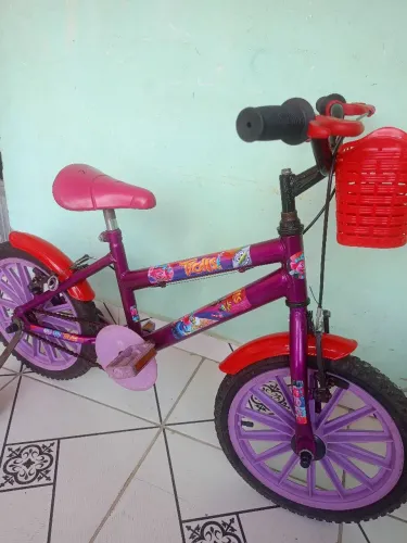 Bicicleta aro 16 em perfeito estado sou de Inhoaíba bairro Nova cidade ZAP *