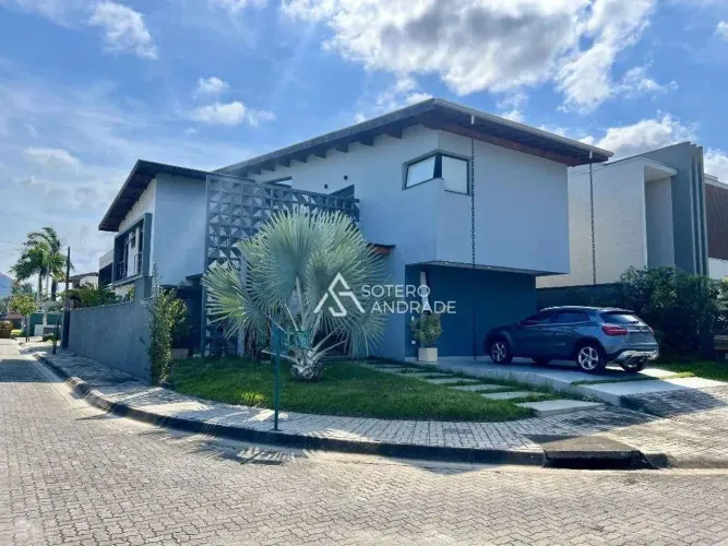 Espetacular casa no Condomínio Costa Nova na praia Massaguaçu