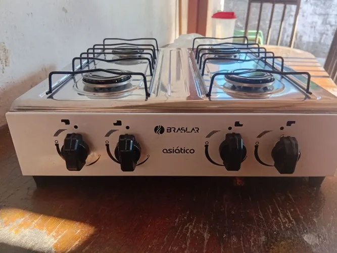 Vendo Fogão de mesa  4 bocas asiático braslar