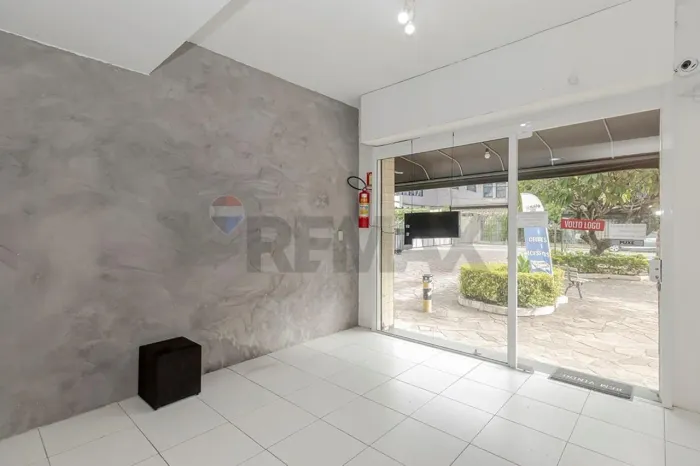 LOJA COMERCIAL NA AVENIDA DO FORTE!