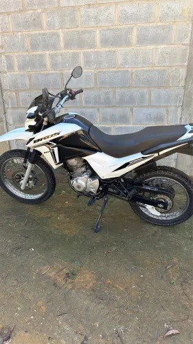 Bros 160 2022 único dono, pneu novo, revisada, excelente moto.