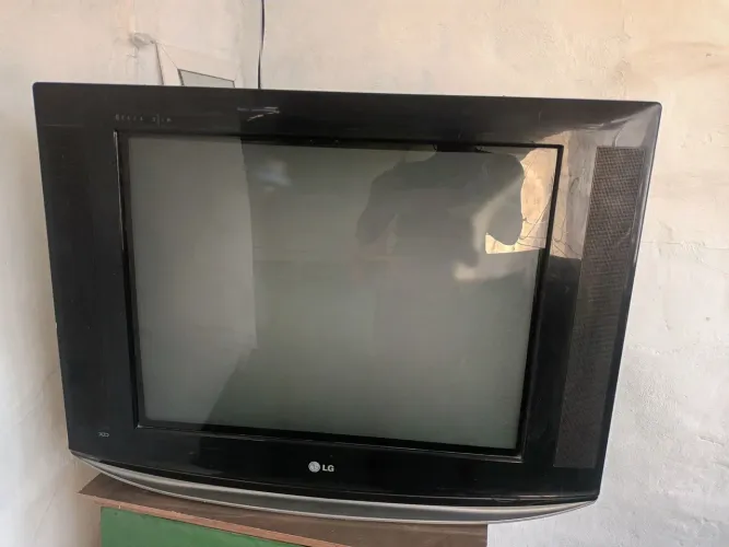 Tv tubo 29 bem conservada