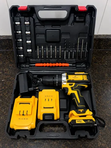 PARAFUSADEIRA/FURADEIRA SEM FIO 48V COM MALETA COMPLETA